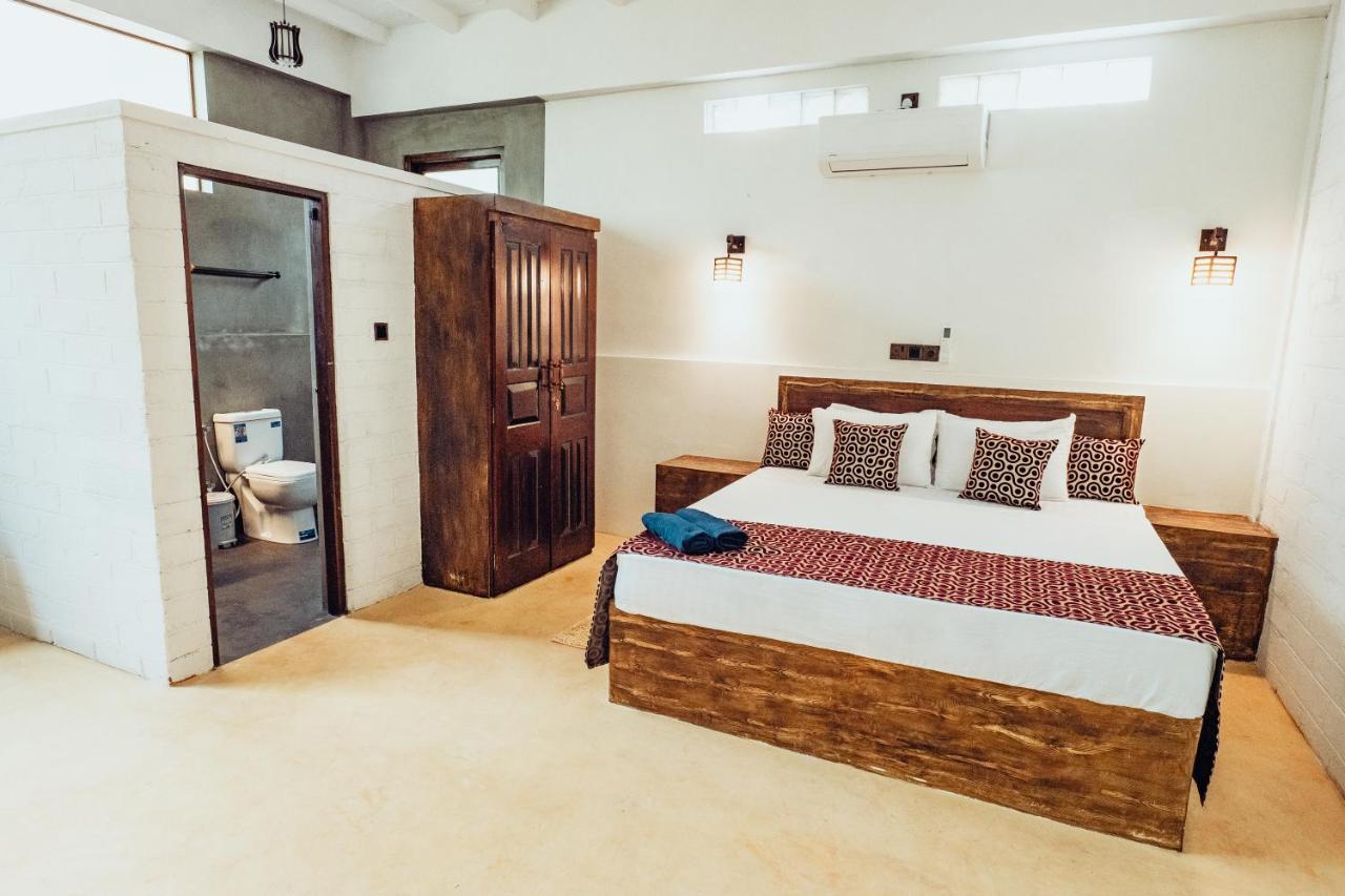 Surf & Yoga Sri Lanka - Surf Camp And Yoga Retreat With Coworking Space Mirissa Exterior foto
