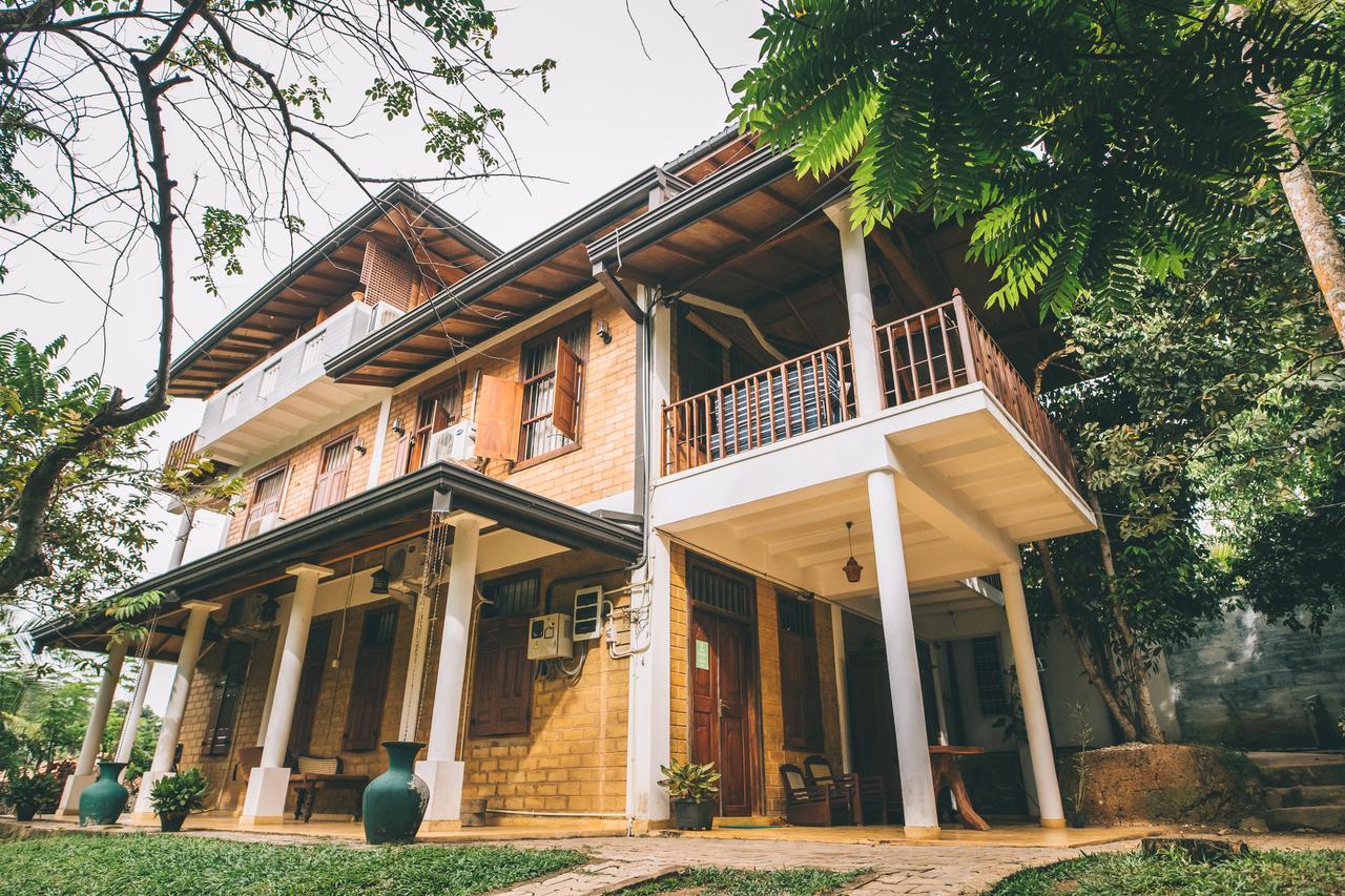 Surf & Yoga Sri Lanka - Surf Camp And Yoga Retreat With Coworking Space Mirissa Exterior foto