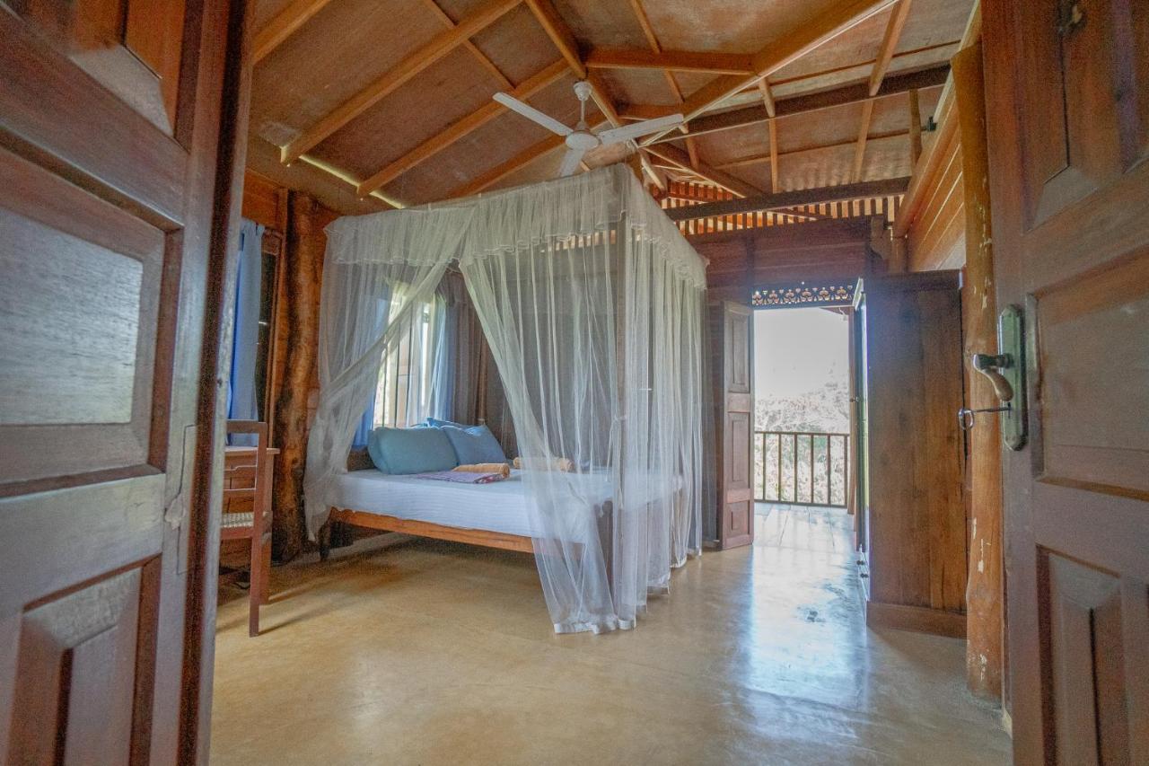 Surf & Yoga Sri Lanka - Surf Camp And Yoga Retreat With Coworking Space Mirissa Exterior foto