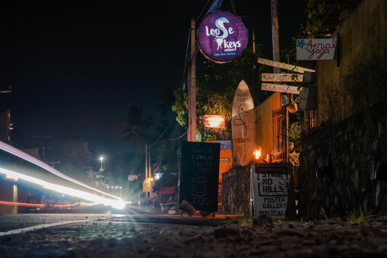 Surf & Yoga Sri Lanka - Surf Camp And Yoga Retreat With Coworking Space Mirissa Exterior foto